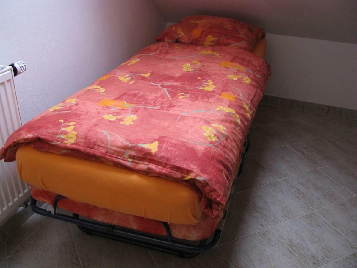 Obora 827 Nova Bystriceヴィラ エクステリア 写真